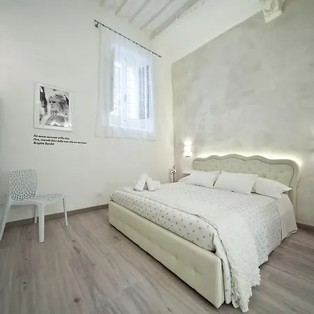 Guest house Whitehouse *